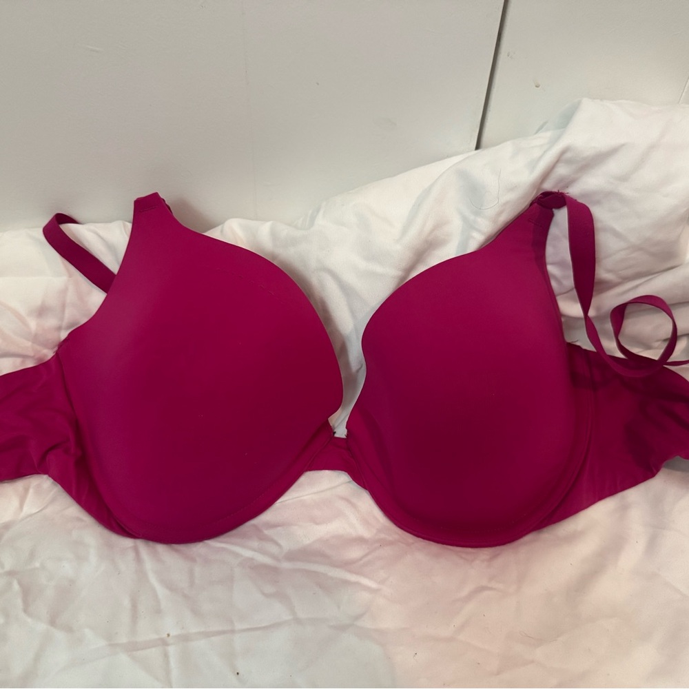 PINK Victoria's Secret Fuchsia Bra